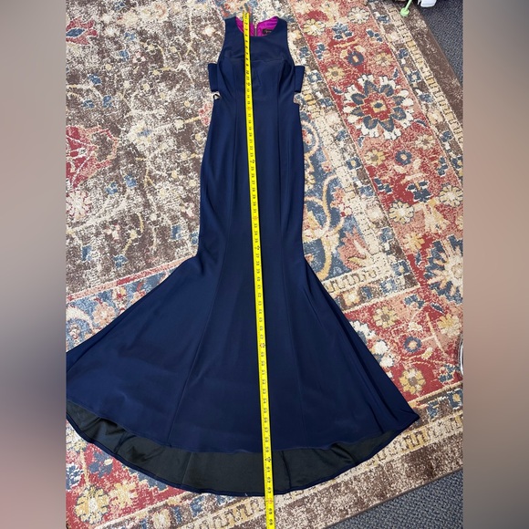 AQUA sleeveless gown. Like New condition. Size 2. Made in USA - Picture 12 of 12